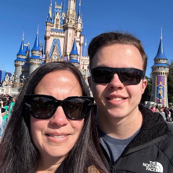 Meet your Posher, Dina - Picture 2 of 2